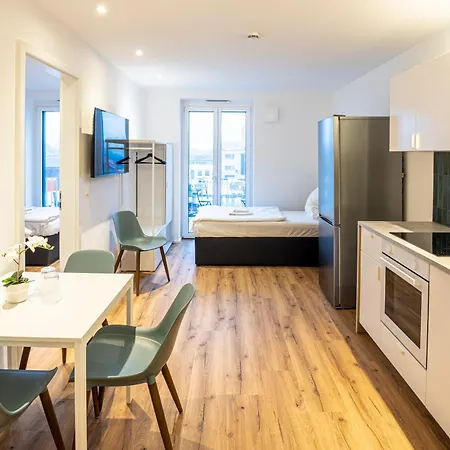 アパートホテル Montelio Living 3*